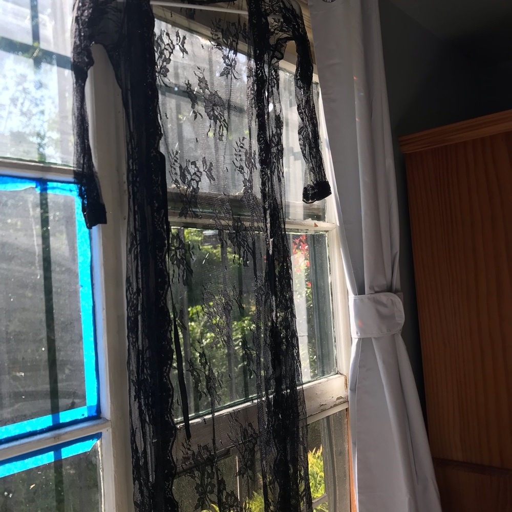 Long lace robe/cardigan